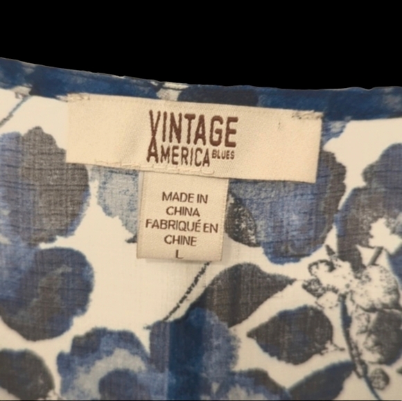 Fun boho style top (Large) with beautiful colors. Super cute with jeans! - Picture 3 of 3